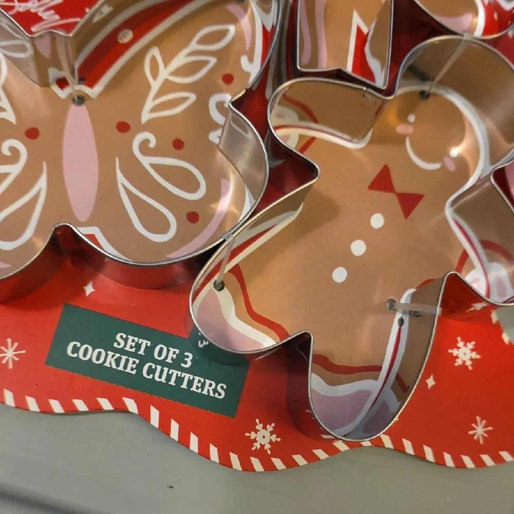 (J64) Dolly Parton Pink and Brown Cookie Cutter Set with Spatula